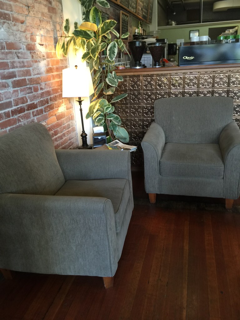 This would be a great corner to just sit down, enjoy your coffee and visit with a friend (or read a good book)